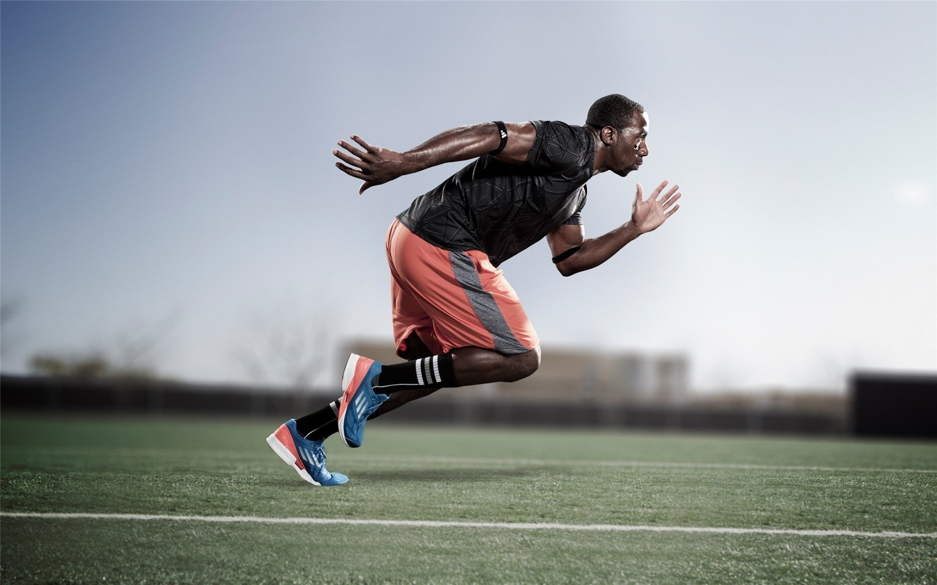 五大联赛是否增加中场战术模拟训练频率应对快节奏变化,五大联赛场地大小