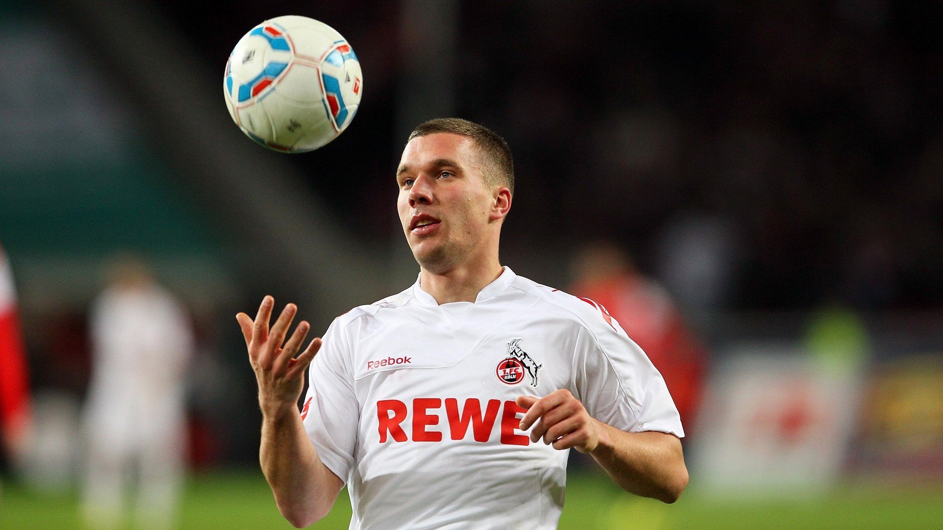 莱比锡红牛全队跑动积极控制局势,莱比锡红牛是哪个联赛的球队